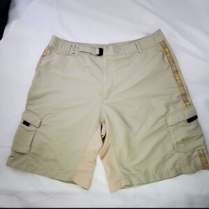 Columbia PFG Fishing Cargo Shorts Men's Size L Beige Logo Trim 108 FM 4005